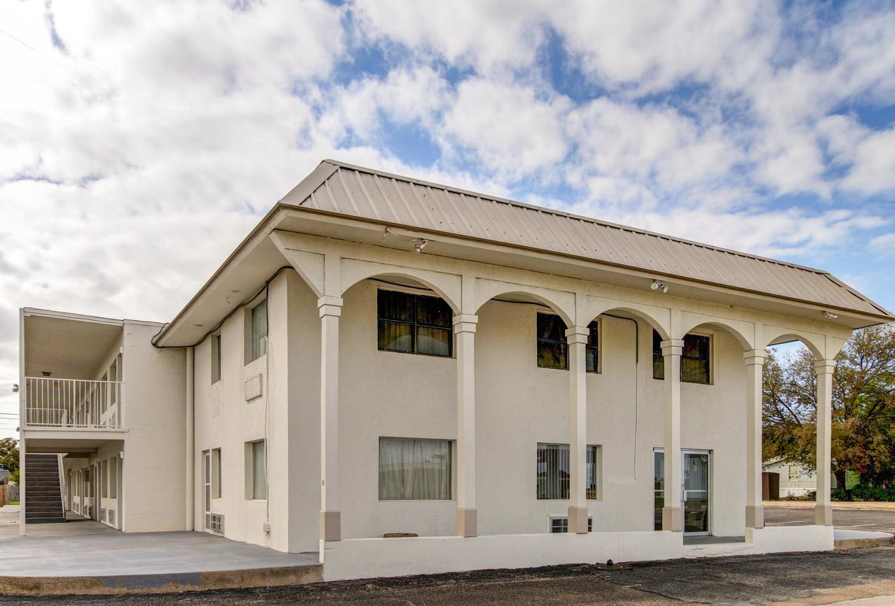 Motel 6 Waco - Lacy Lakeview Беллмид Экстерьер фото