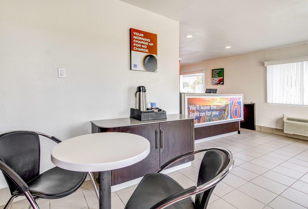Motel 6 Waco - Lacy Lakeview Беллмид Экстерьер фото